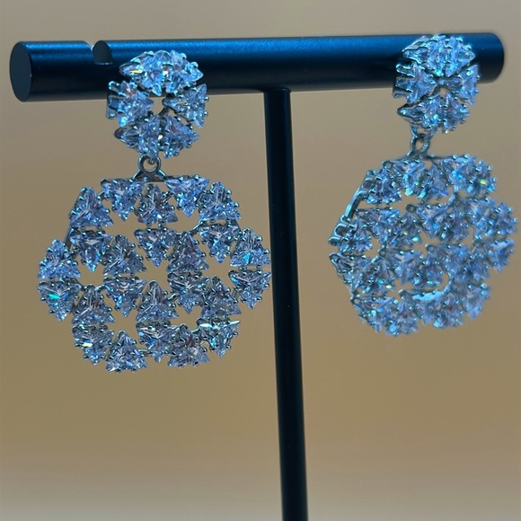 🎁 Sparkly CZ dangling earrings - Picture 3 of 10